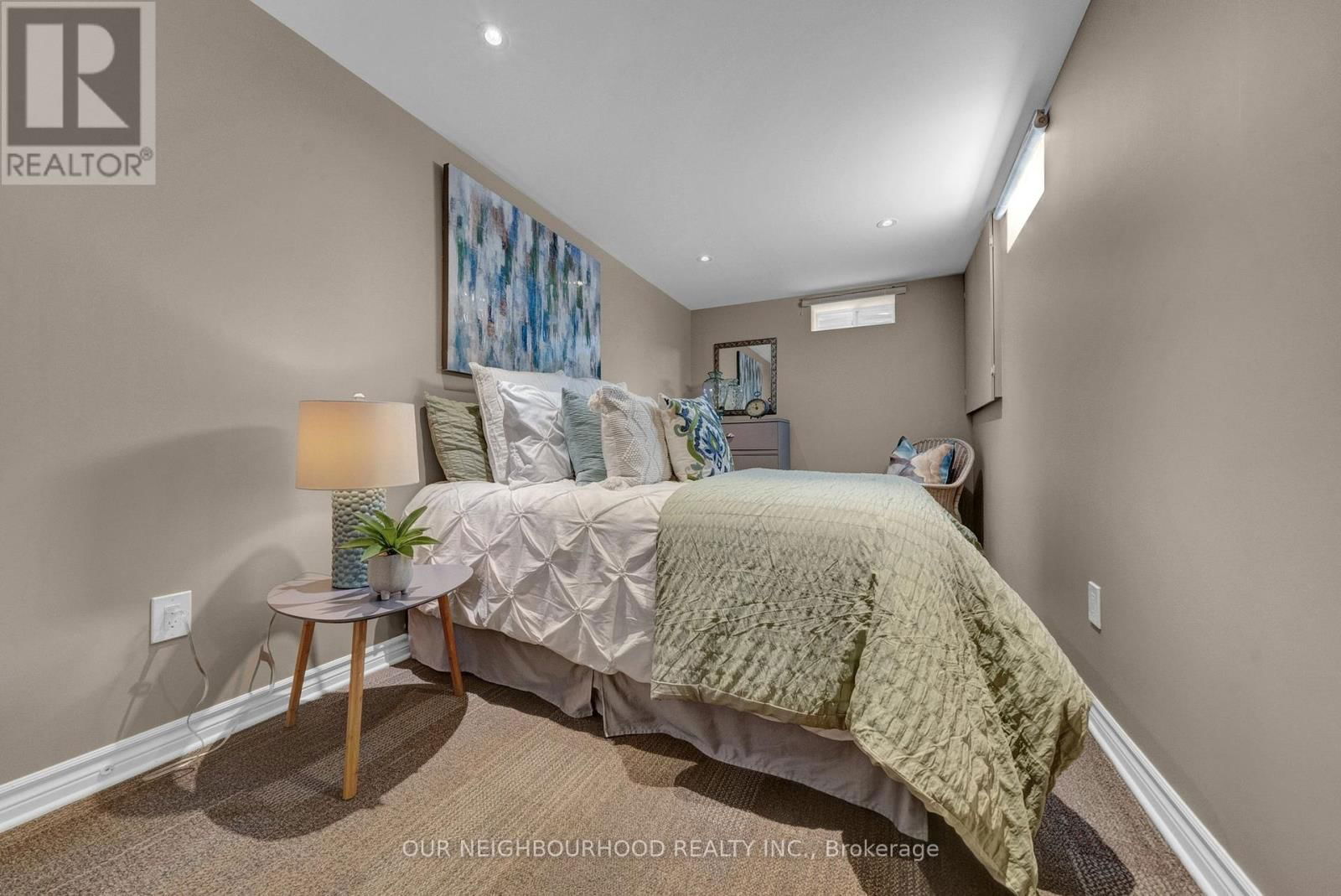 1 SYLVIA COURT Image 24