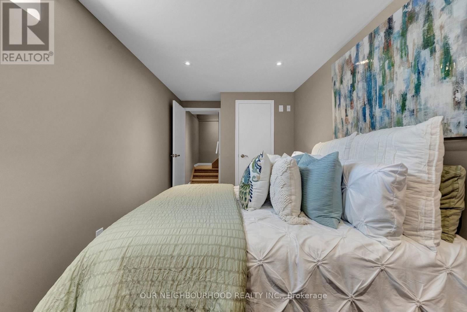 1 SYLVIA COURT Image 25