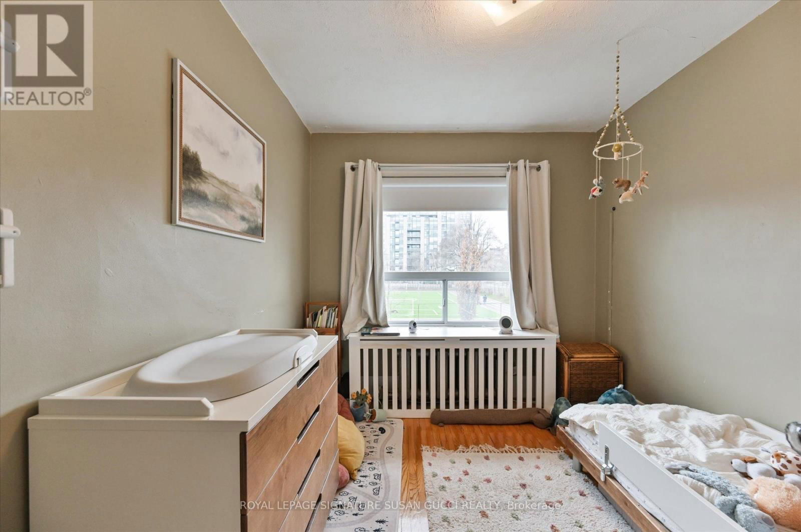 31 LESMOUNT AVENUE Image 19