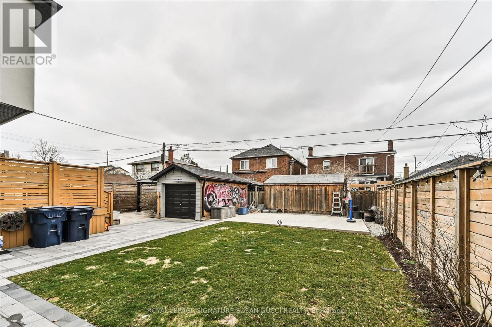 31 LESMOUNT AVENUE Image 24