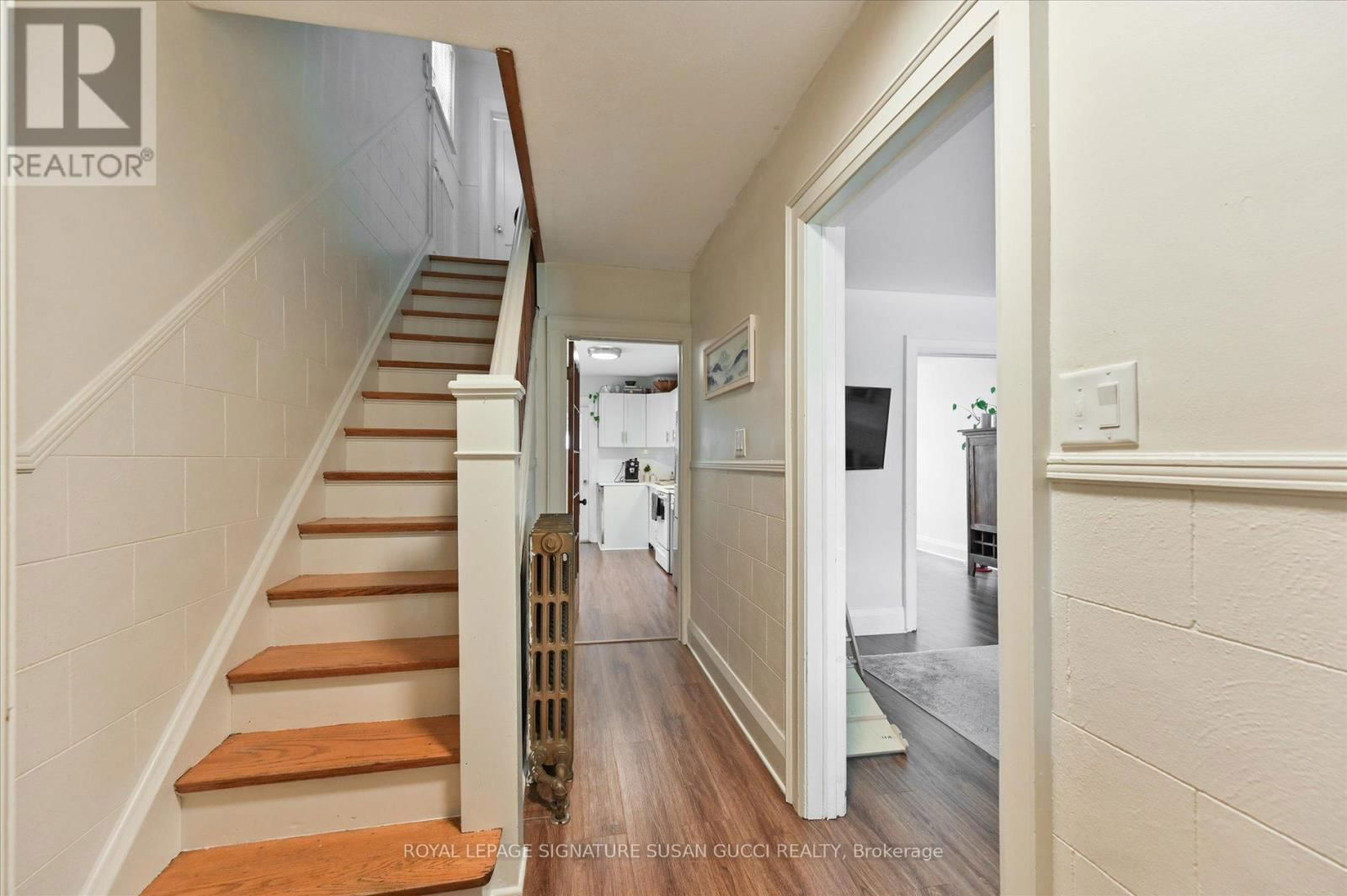 31 LESMOUNT AVENUE Image 4