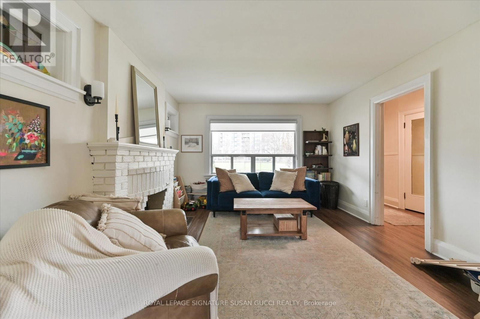 31 LESMOUNT AVENUE Image 8