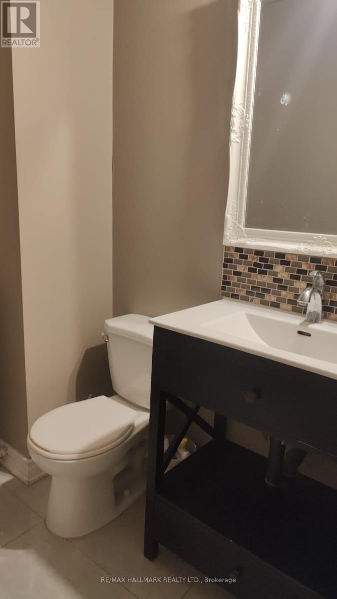 32 BASTEDO AVENUE Image 11