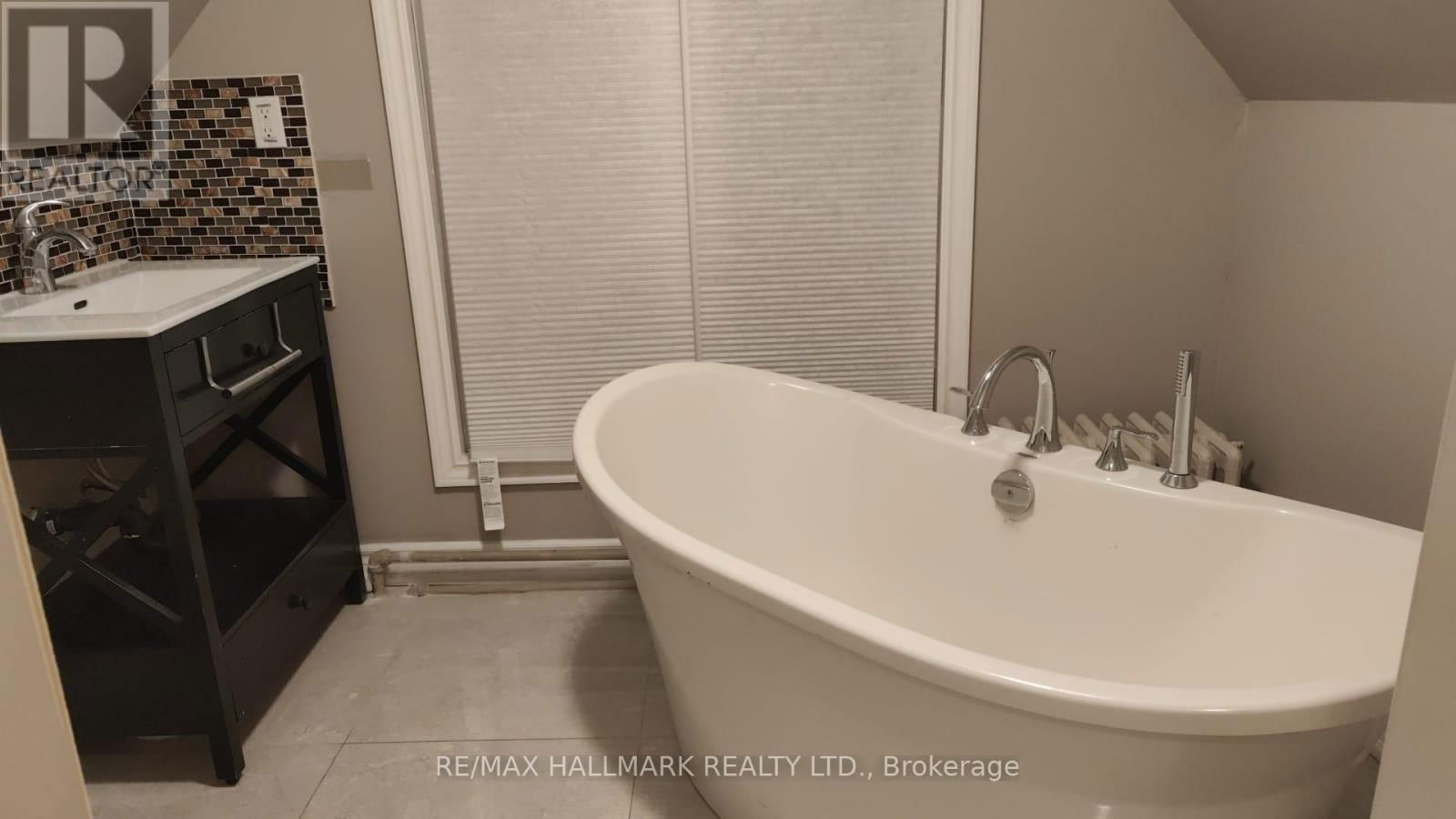 32 BASTEDO AVENUE Image 26
