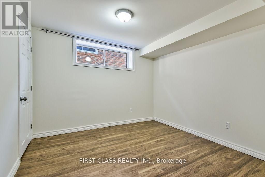 Bsmt - 24 FINTONA AVENUE Image 12