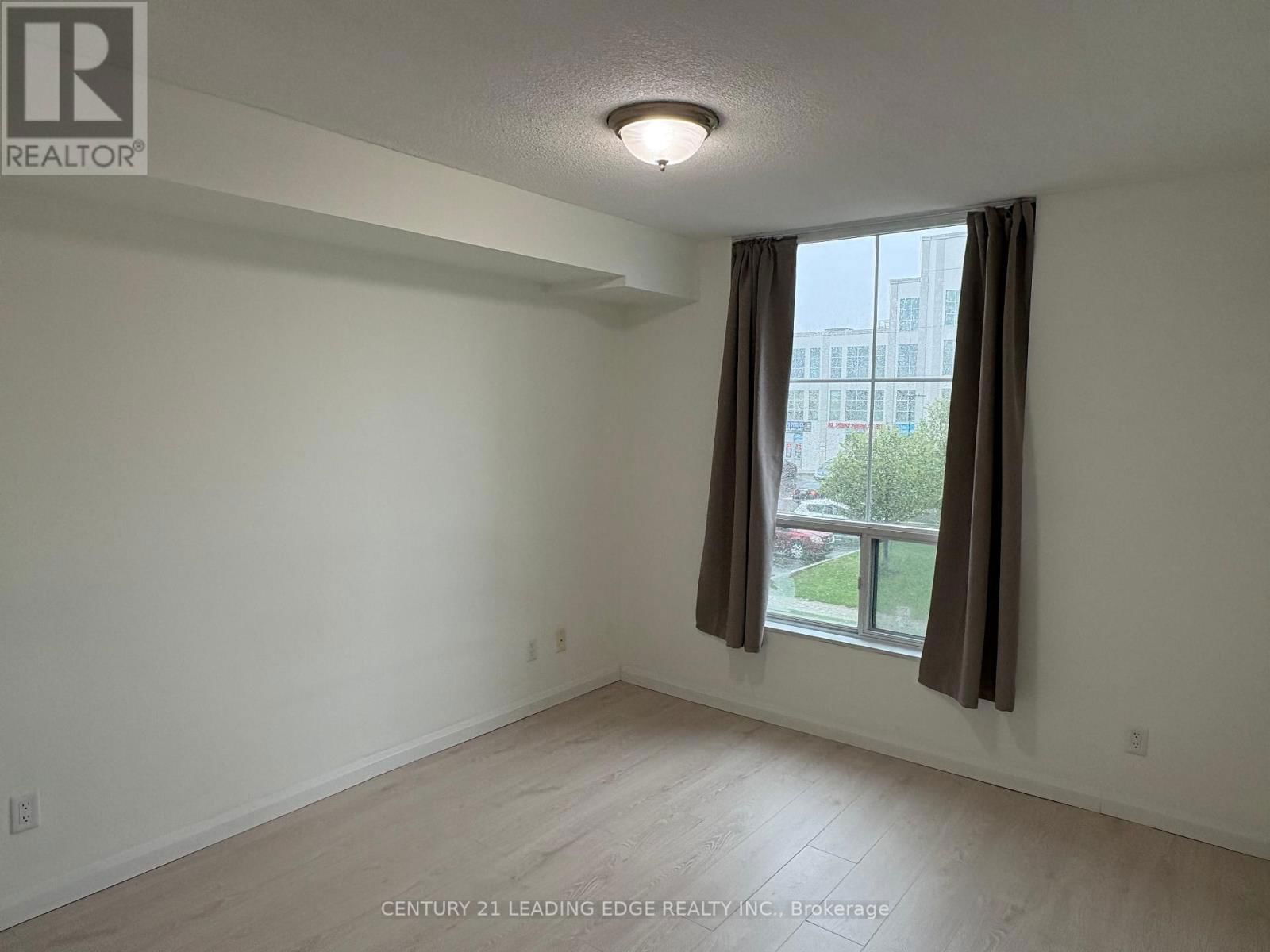 2G - 8 ROSEBANK DRIVE Image 10