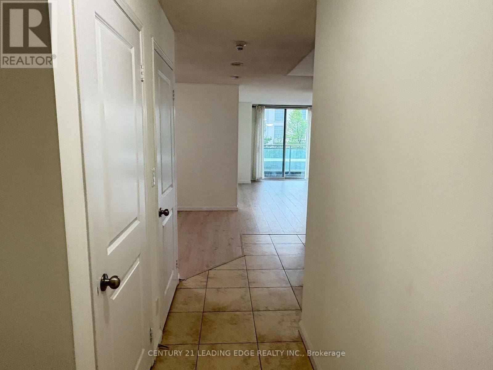 2G - 8 ROSEBANK DRIVE Image 14