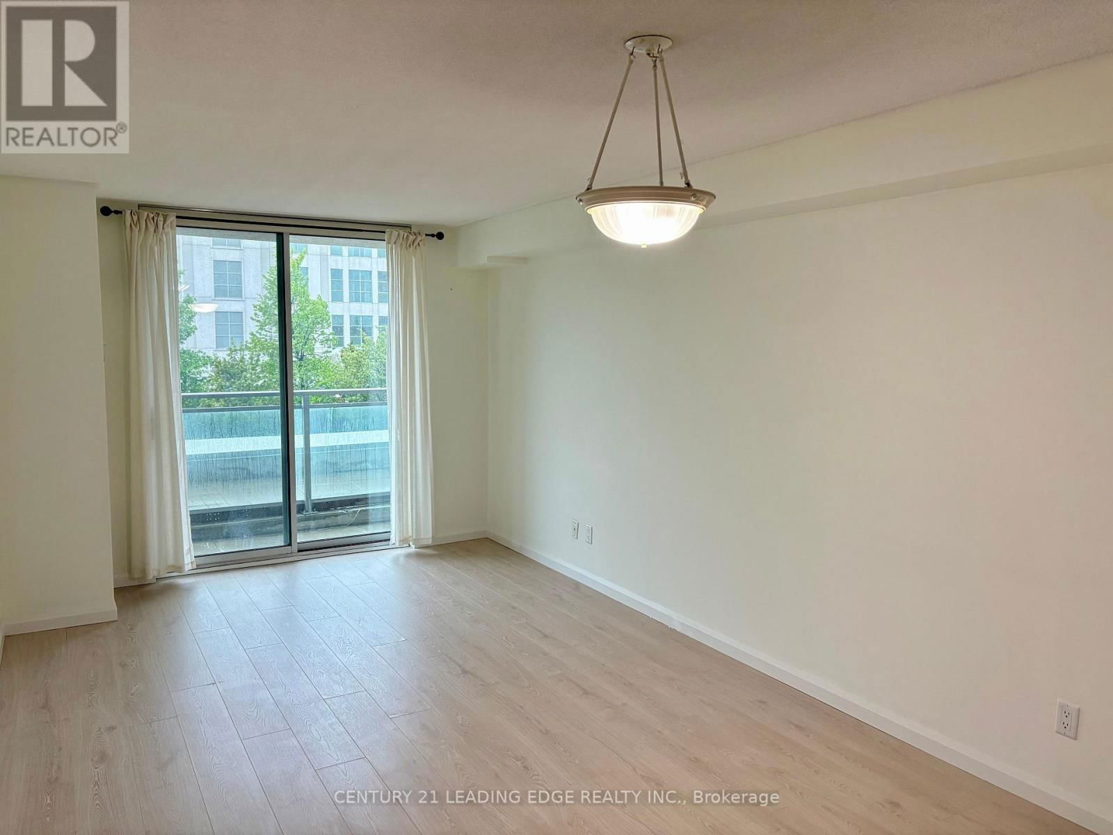 2G - 8 ROSEBANK DRIVE Image 3