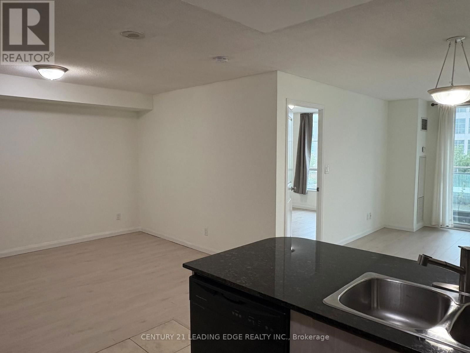 2G - 8 ROSEBANK DRIVE Image 7