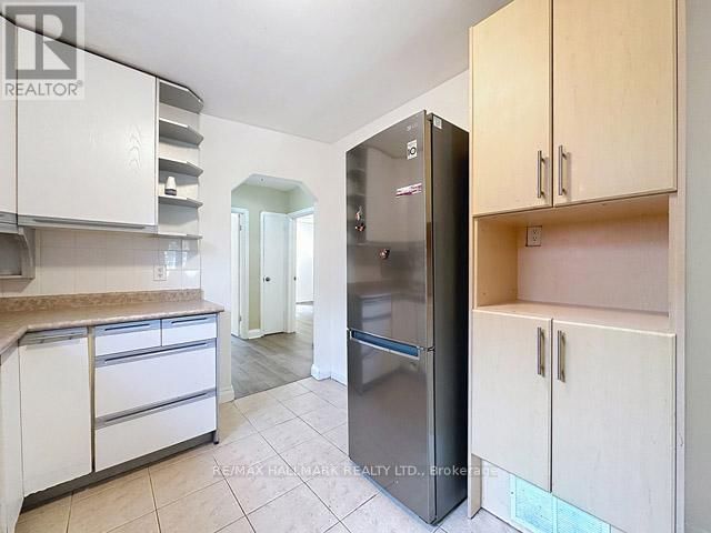 27 ADAIR ROAD Image 10