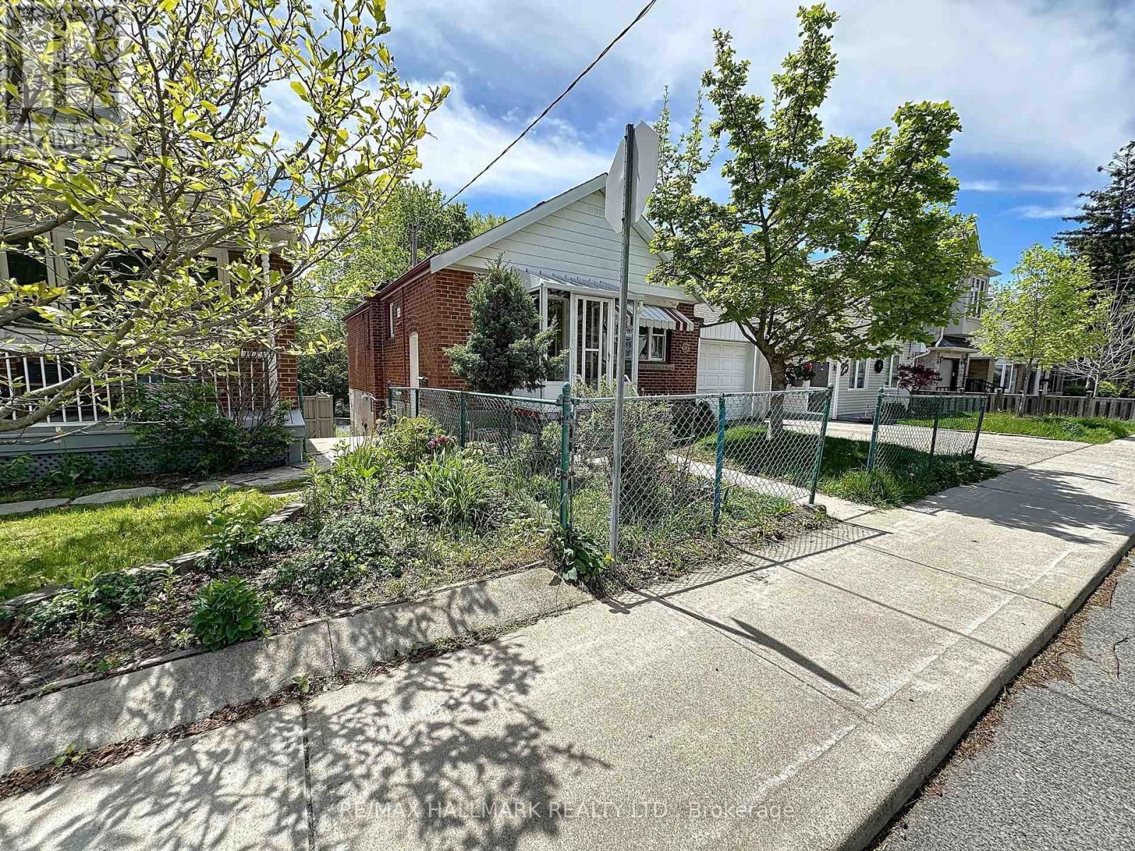 27 ADAIR ROAD Image 3