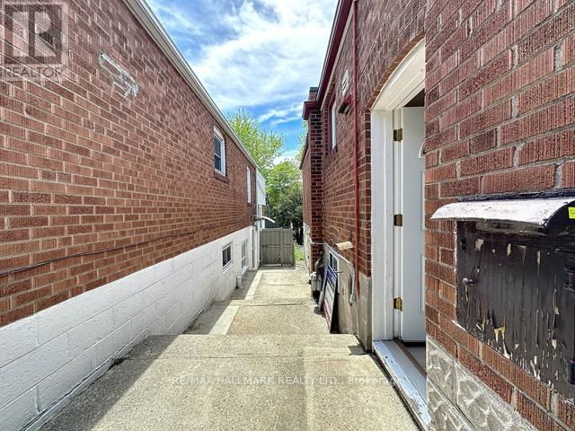 27 ADAIR ROAD Image 4