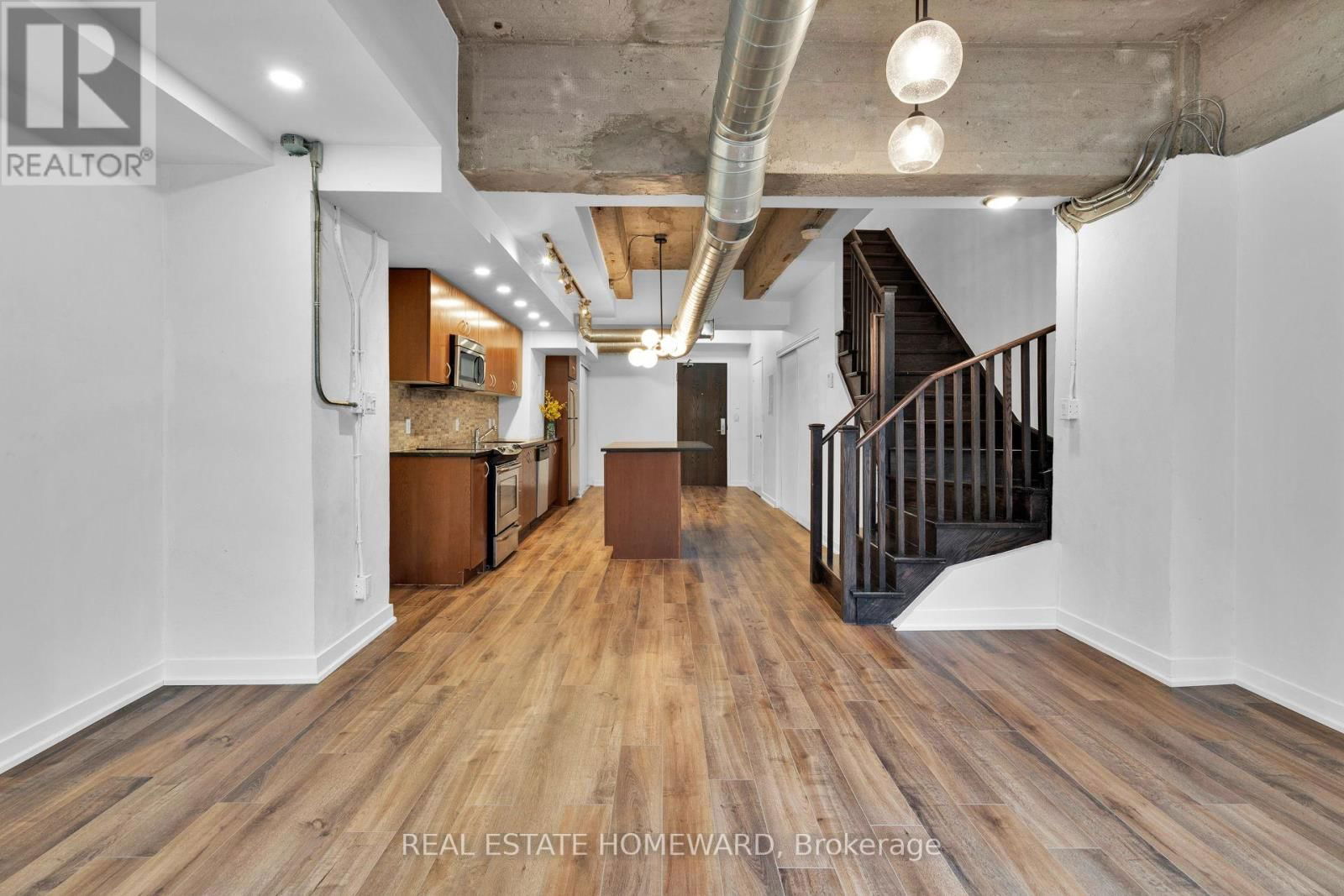 128 - 201 CARLAW AVENUE Image 11