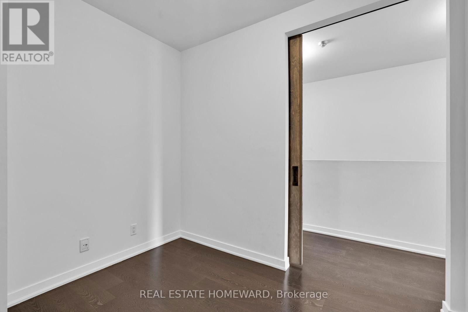 128 - 201 CARLAW AVENUE Image 25