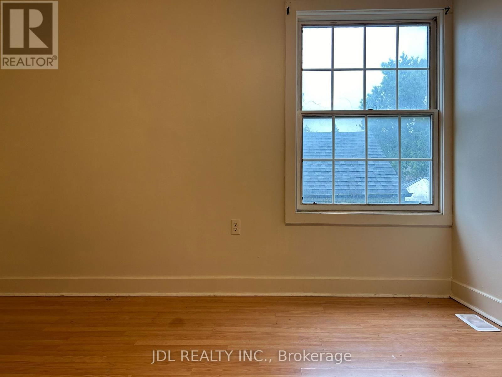Suite C - 21 SQUIRES AVENUE WEST Image 7