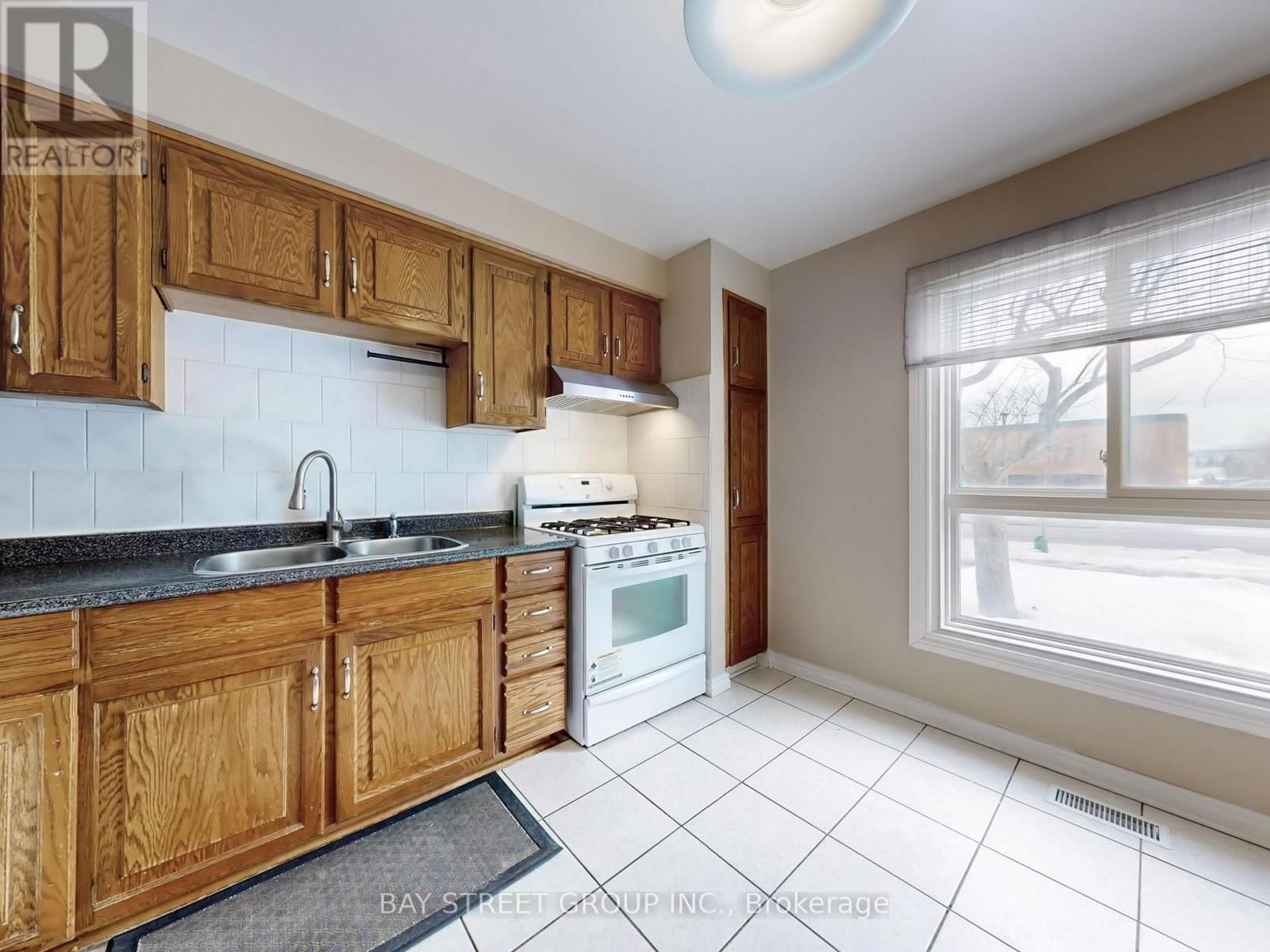 400 MILNER AVENUE Image 10