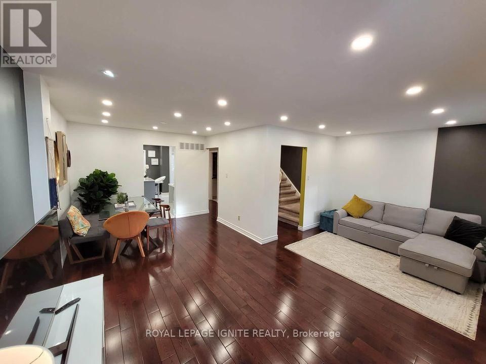 72 DUNDALK DRIVE Image 12