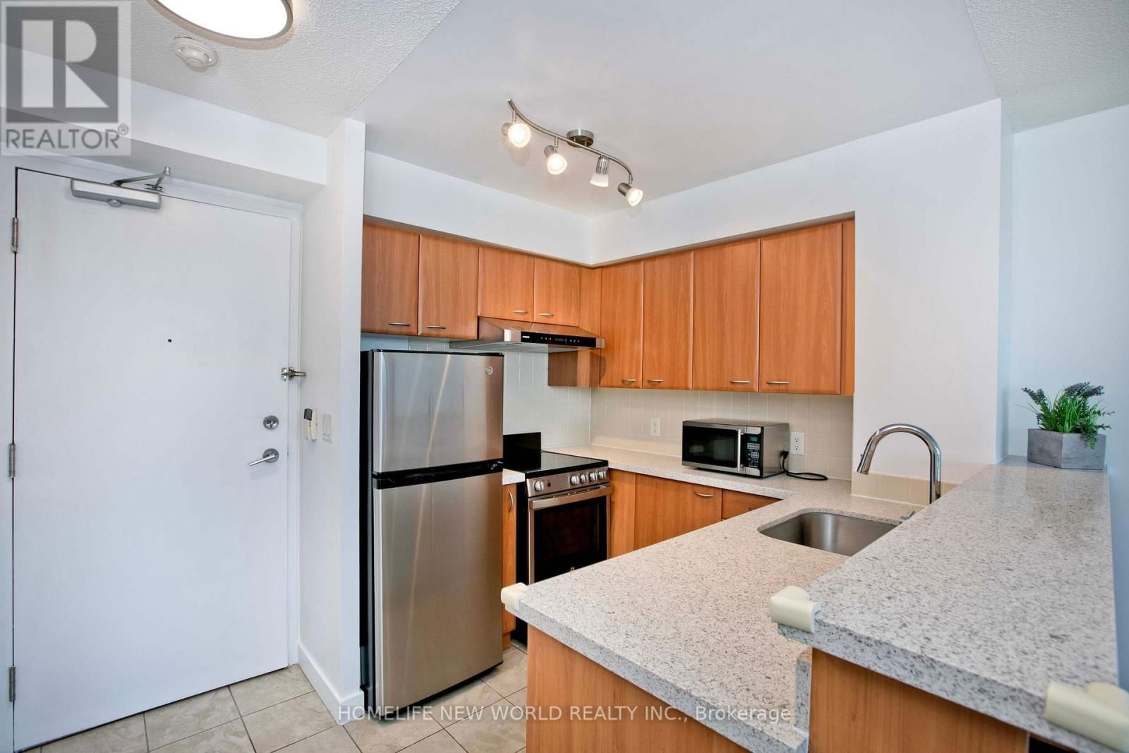 1110 - 38 LEE CENTRE DRIVE Image 7