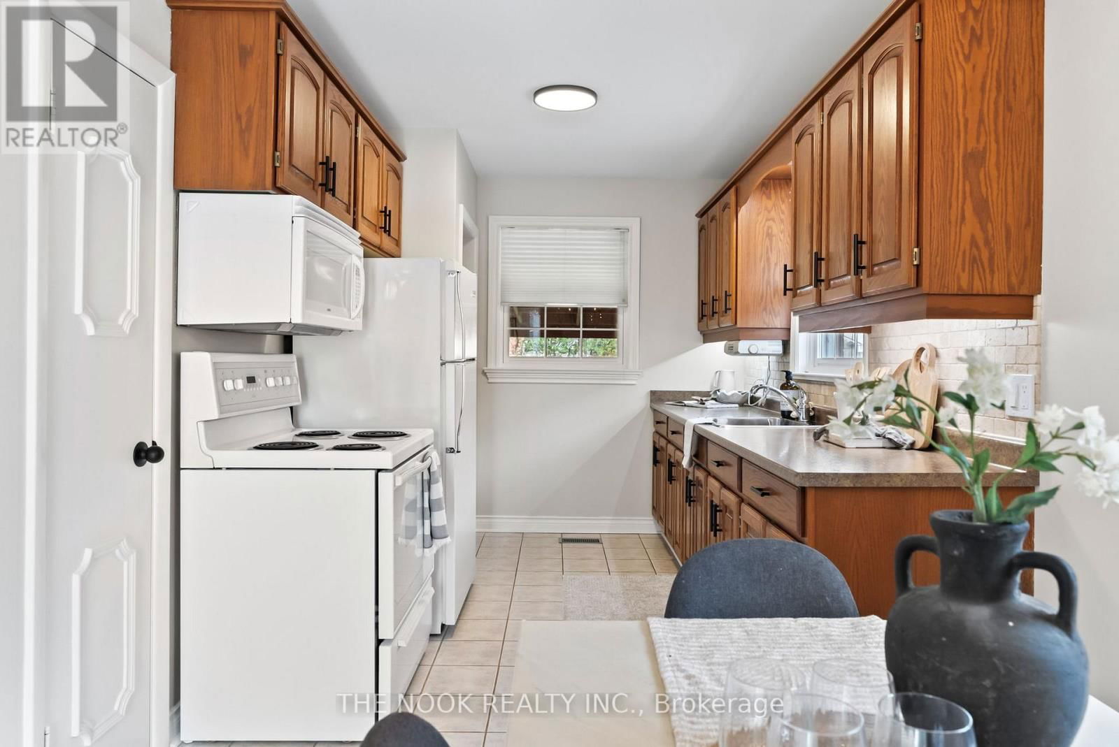 287 WINDSOR STREET Image 10