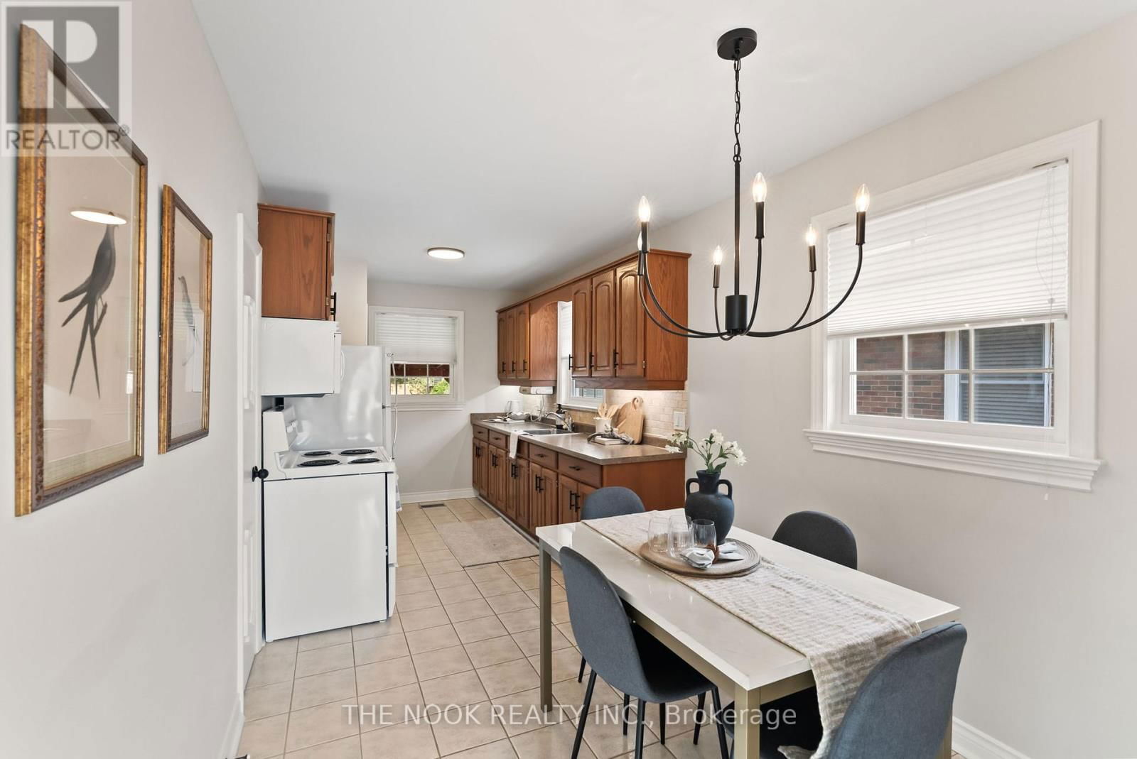 287 WINDSOR STREET Image 8