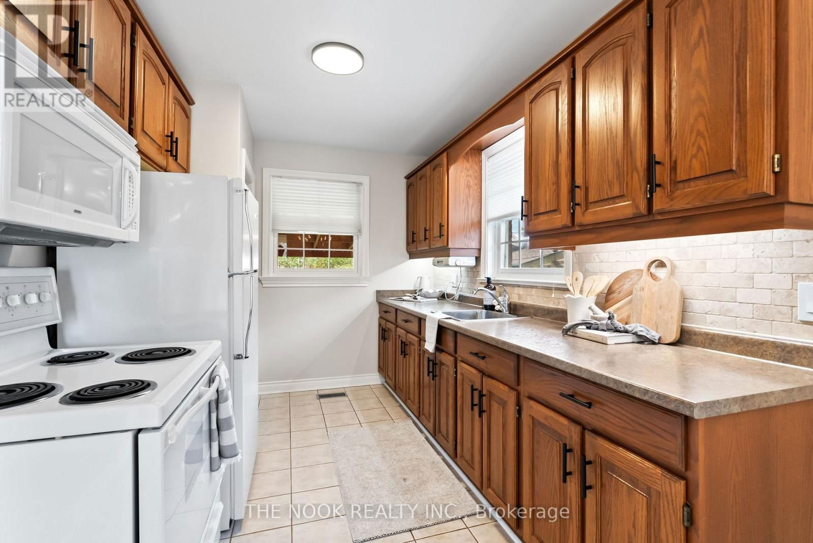 287 WINDSOR STREET Image 9