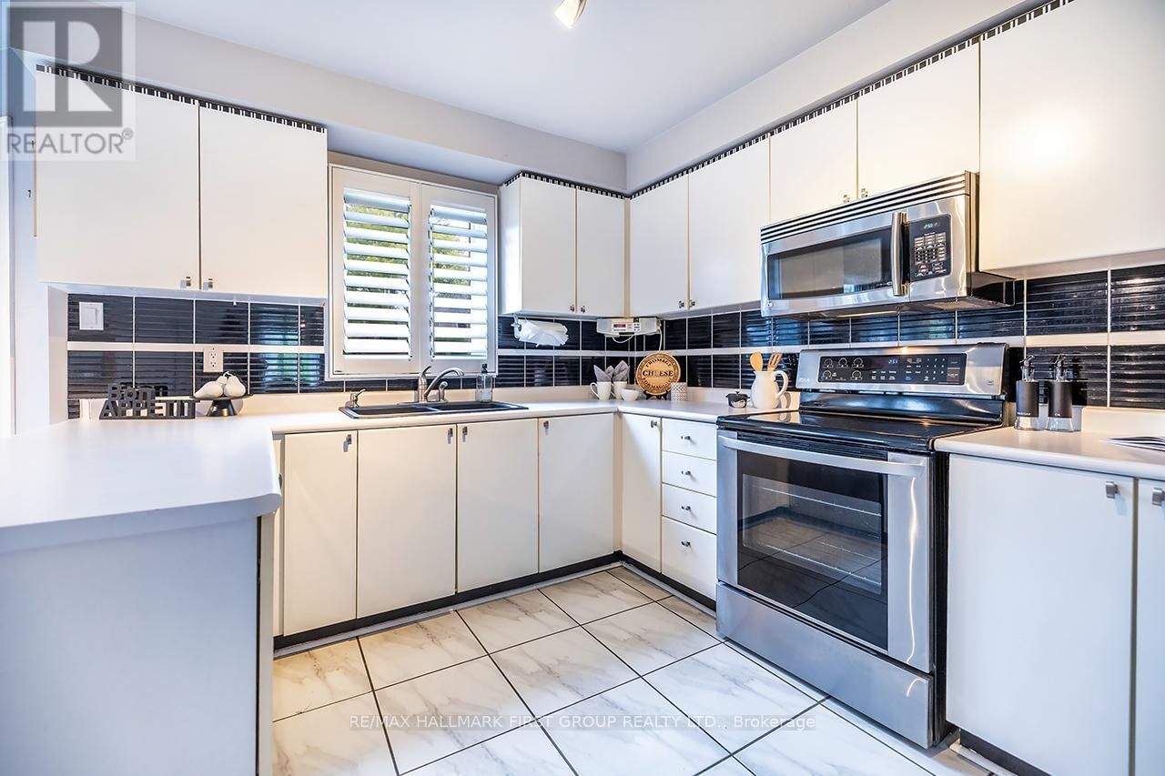 1 WATERSDOWN CRESCENT Image 17