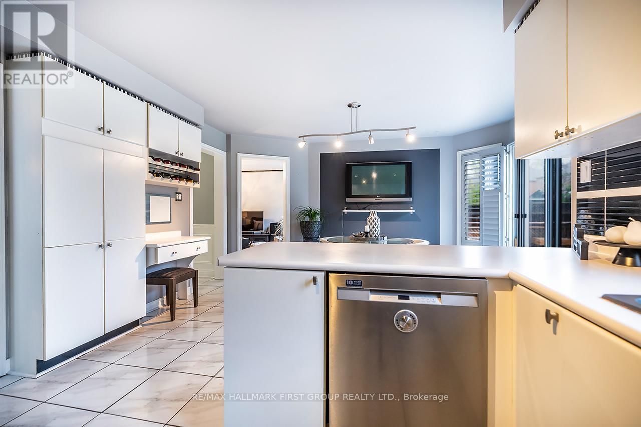 1 WATERSDOWN CRESCENT Image 18