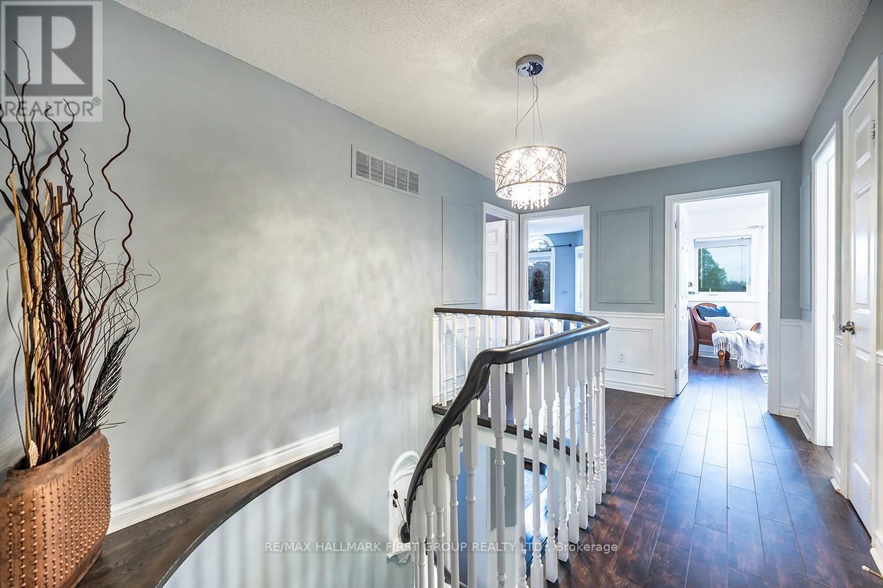 1 WATERSDOWN CRESCENT Image 20