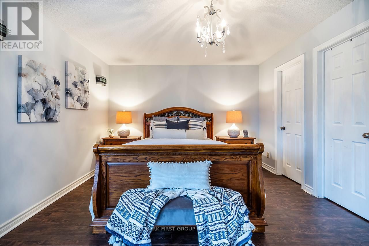 1 WATERSDOWN CRESCENT Image 22