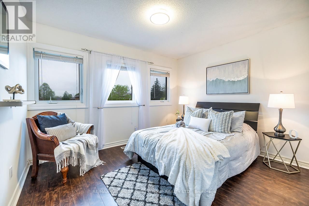 1 WATERSDOWN CRESCENT Image 26