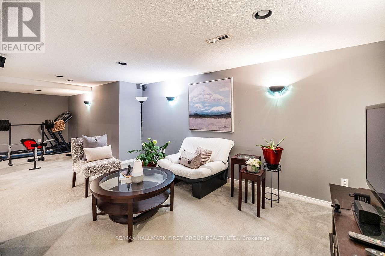 1 WATERSDOWN CRESCENT Image 29