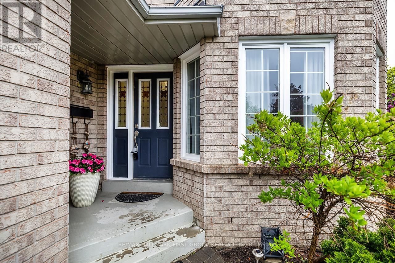 1 WATERSDOWN CRESCENT Image 3