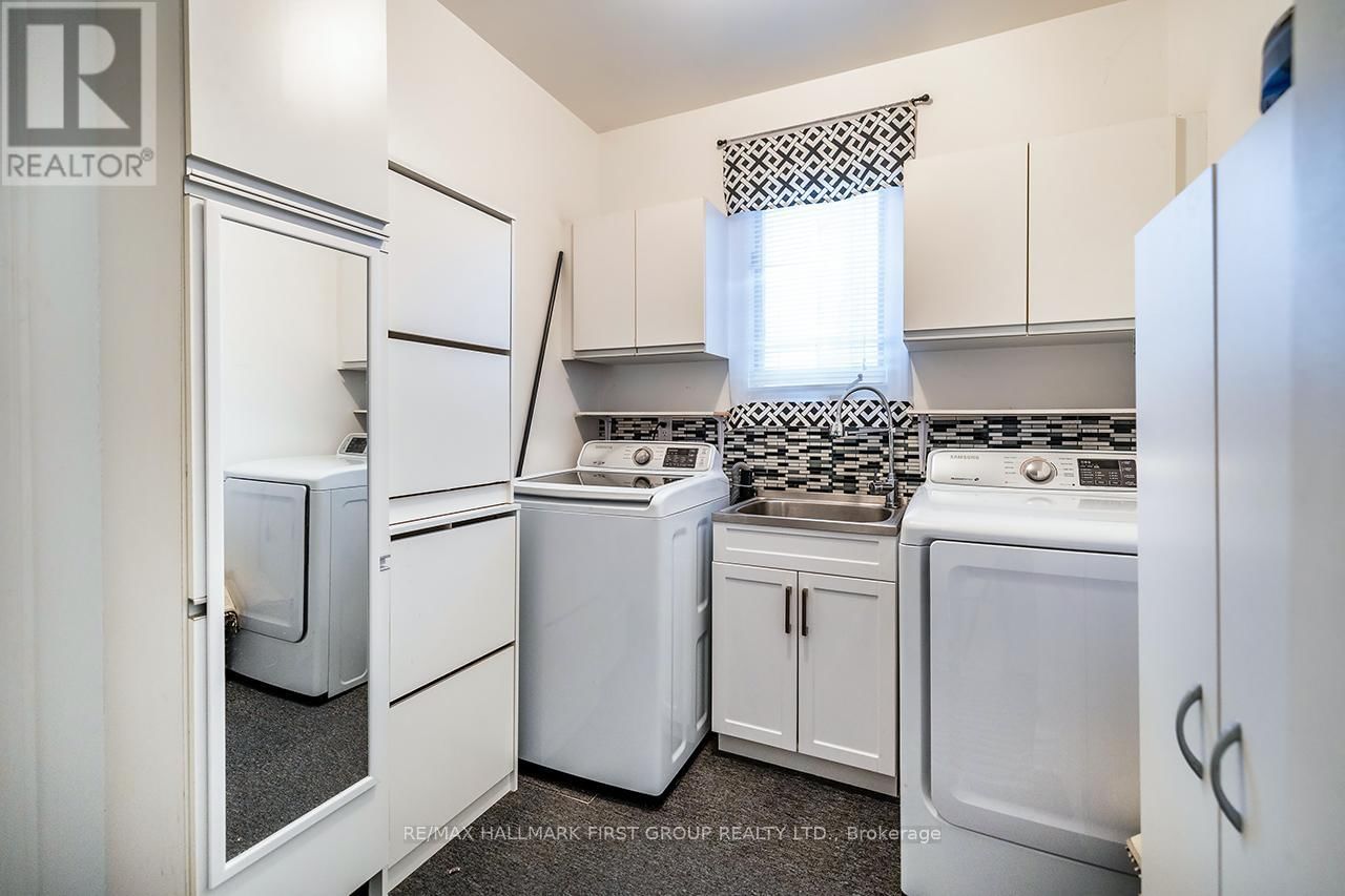 1 WATERSDOWN CRESCENT Image 31