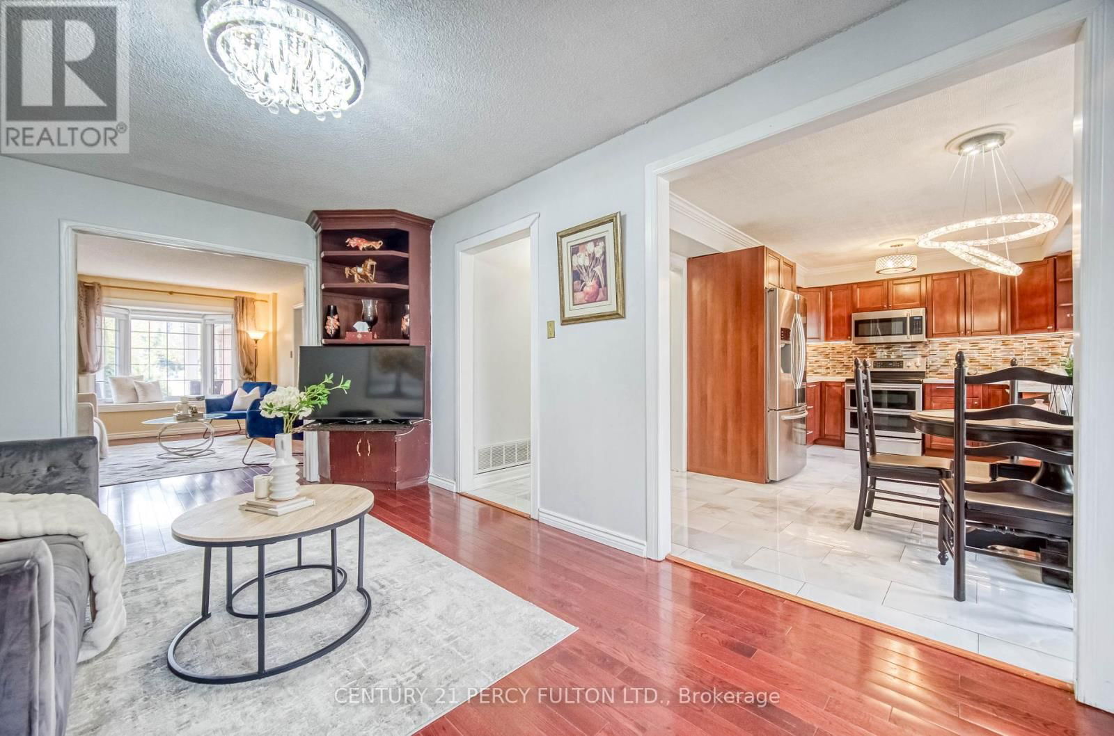 82 CHAPMAN DRIVE Image 10