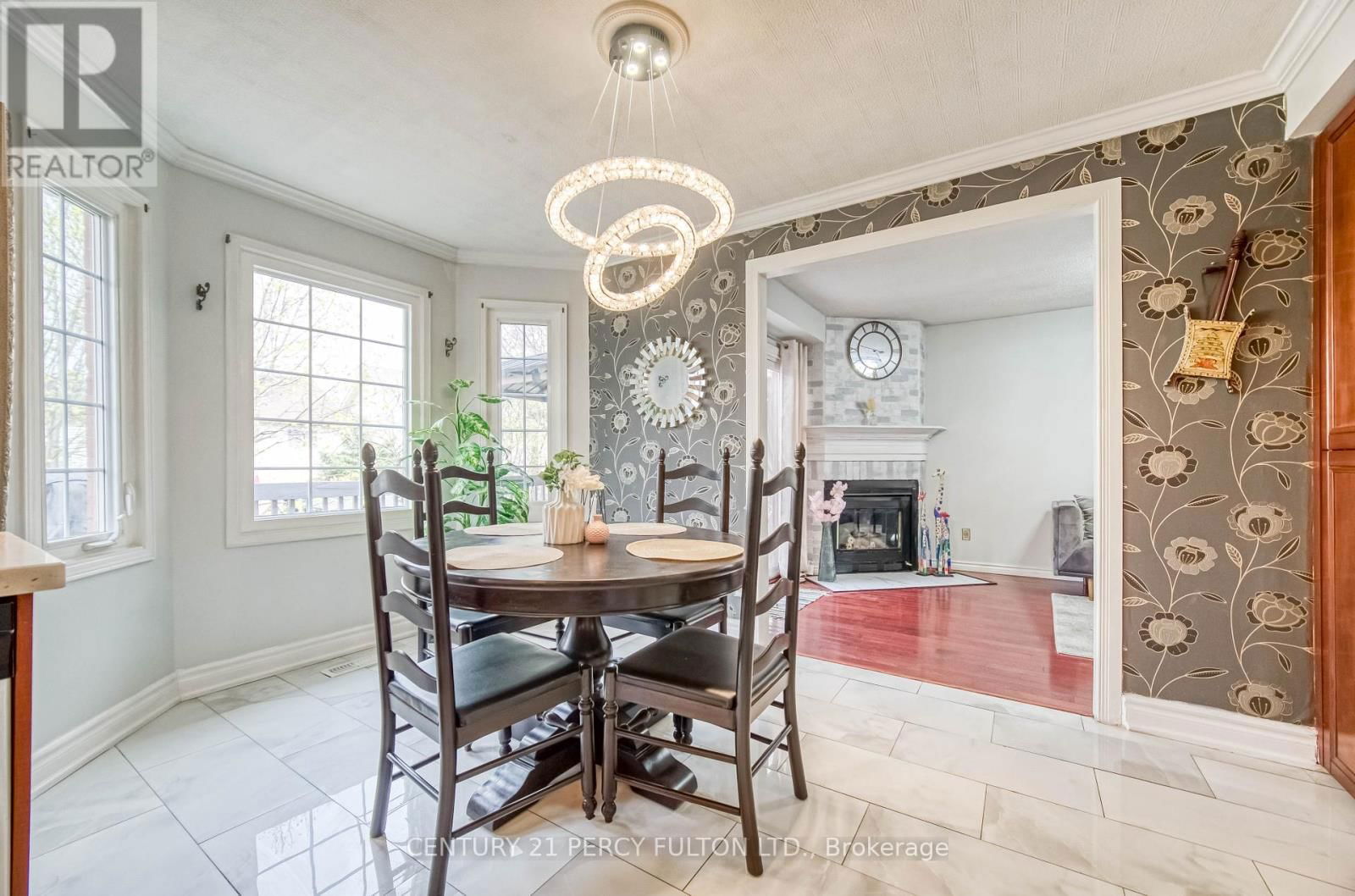 82 CHAPMAN DRIVE Image 12