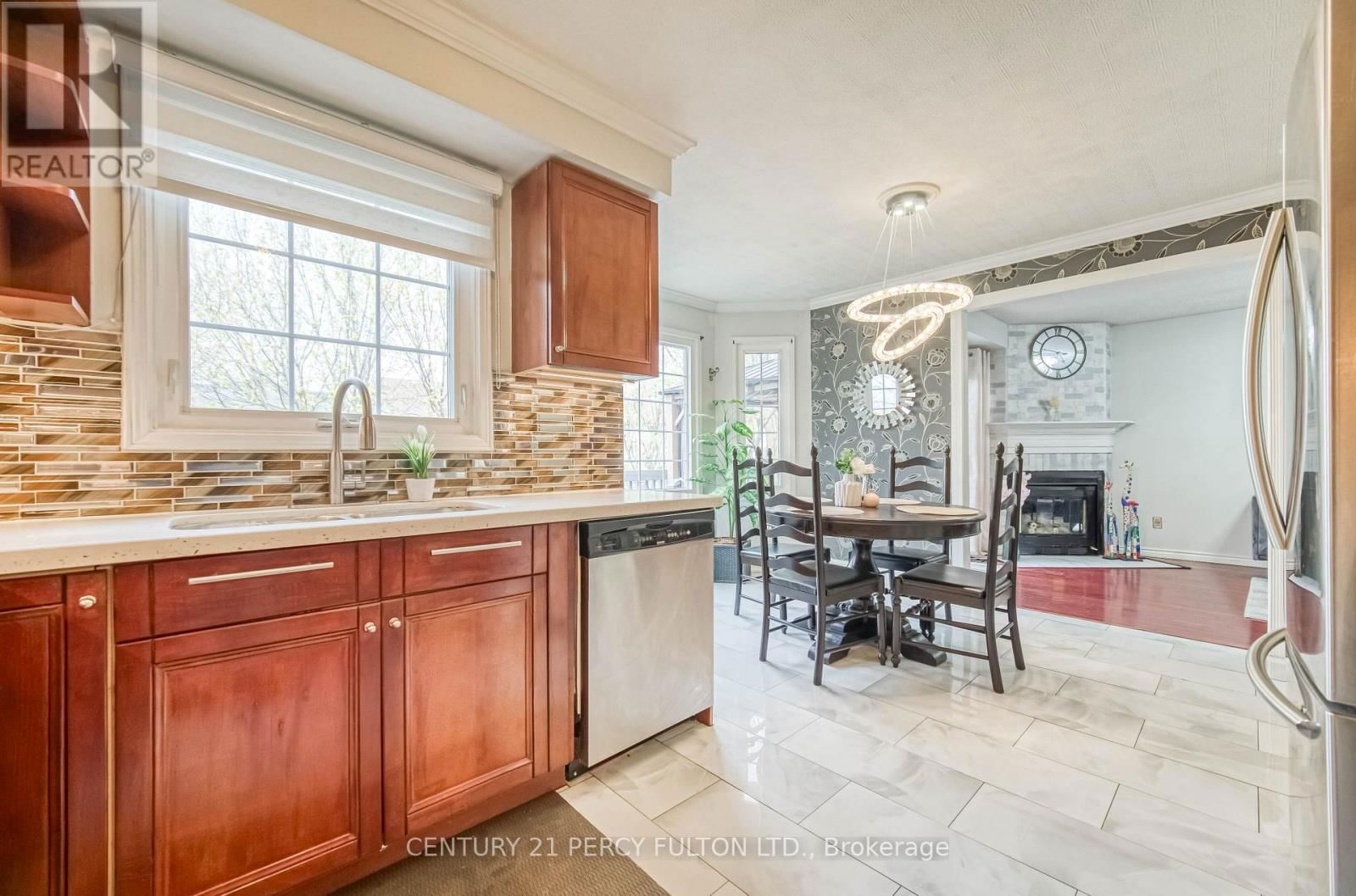 82 CHAPMAN DRIVE Image 14