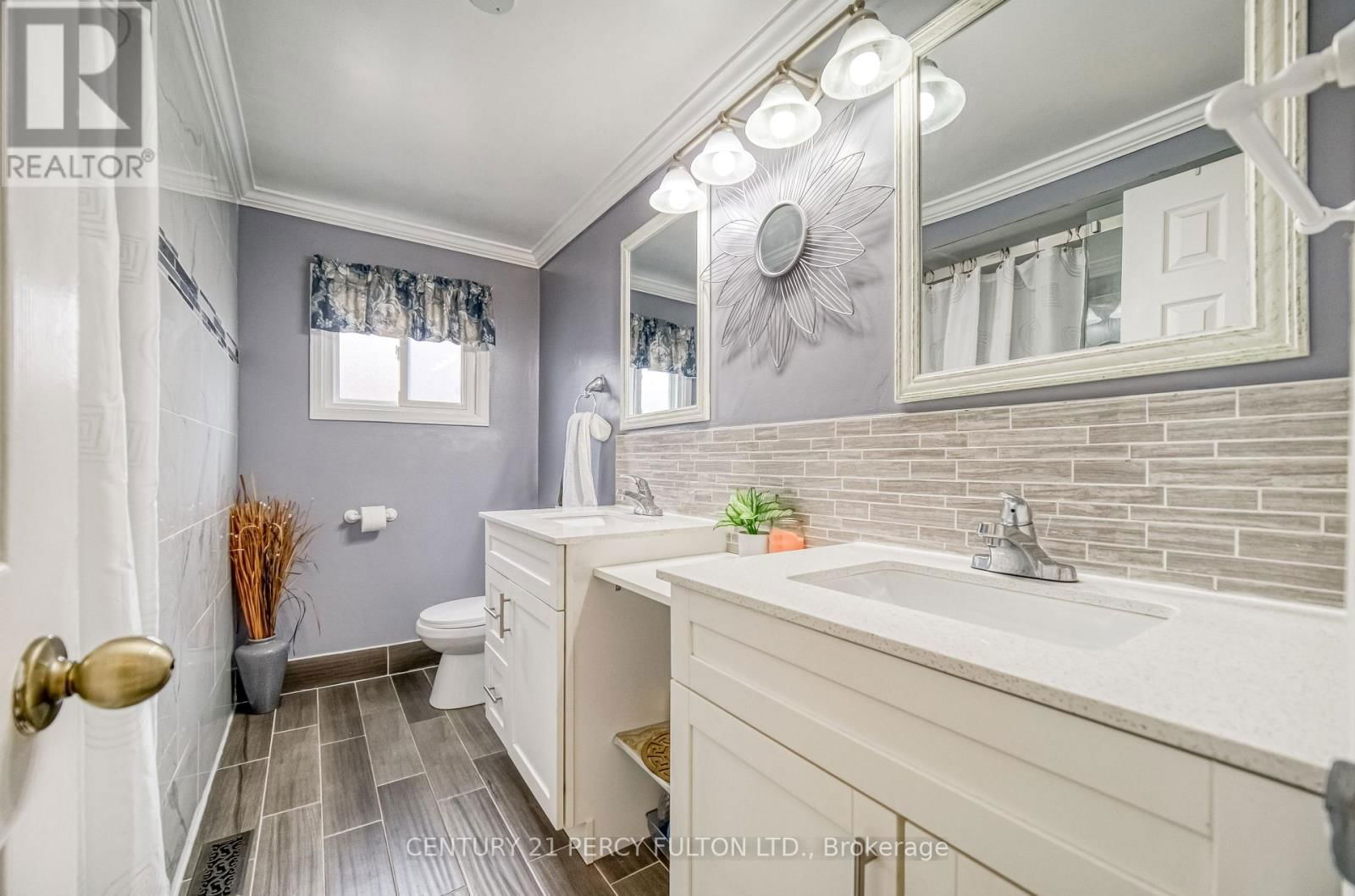 82 CHAPMAN DRIVE Image 29