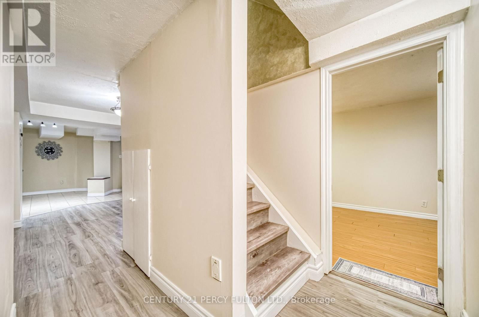 82 CHAPMAN DRIVE Image 31