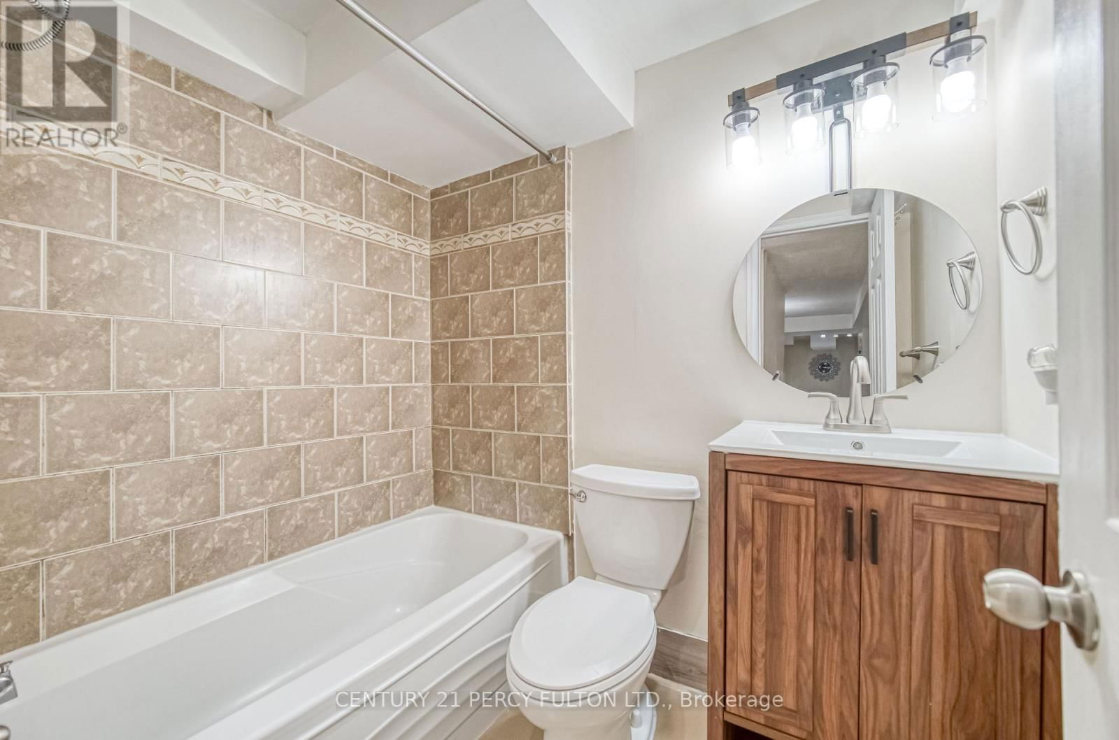 82 CHAPMAN DRIVE Image 34