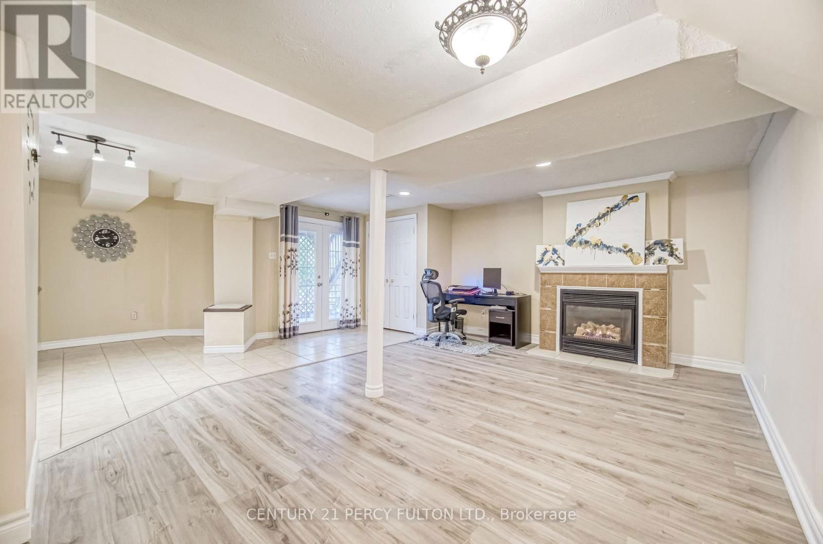 82 CHAPMAN DRIVE Image 35