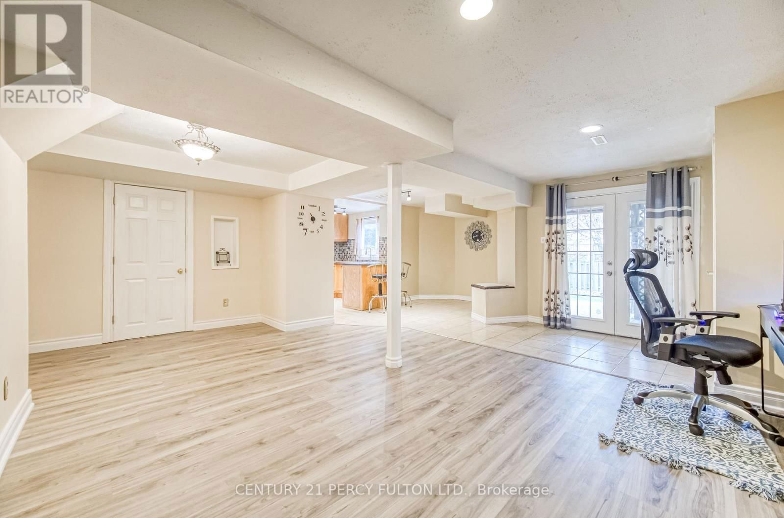 82 CHAPMAN DRIVE Image 36