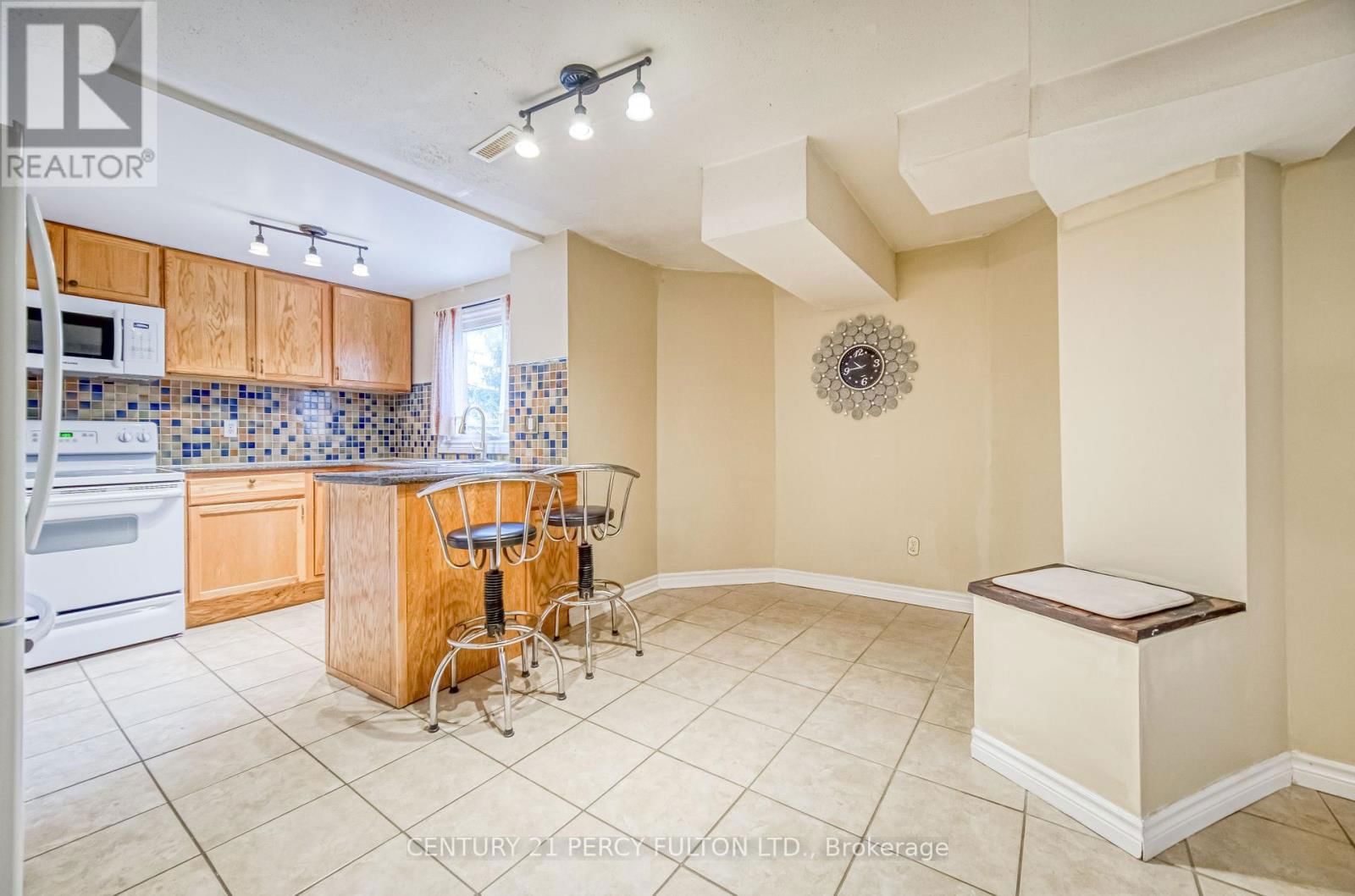 82 CHAPMAN DRIVE Image 37
