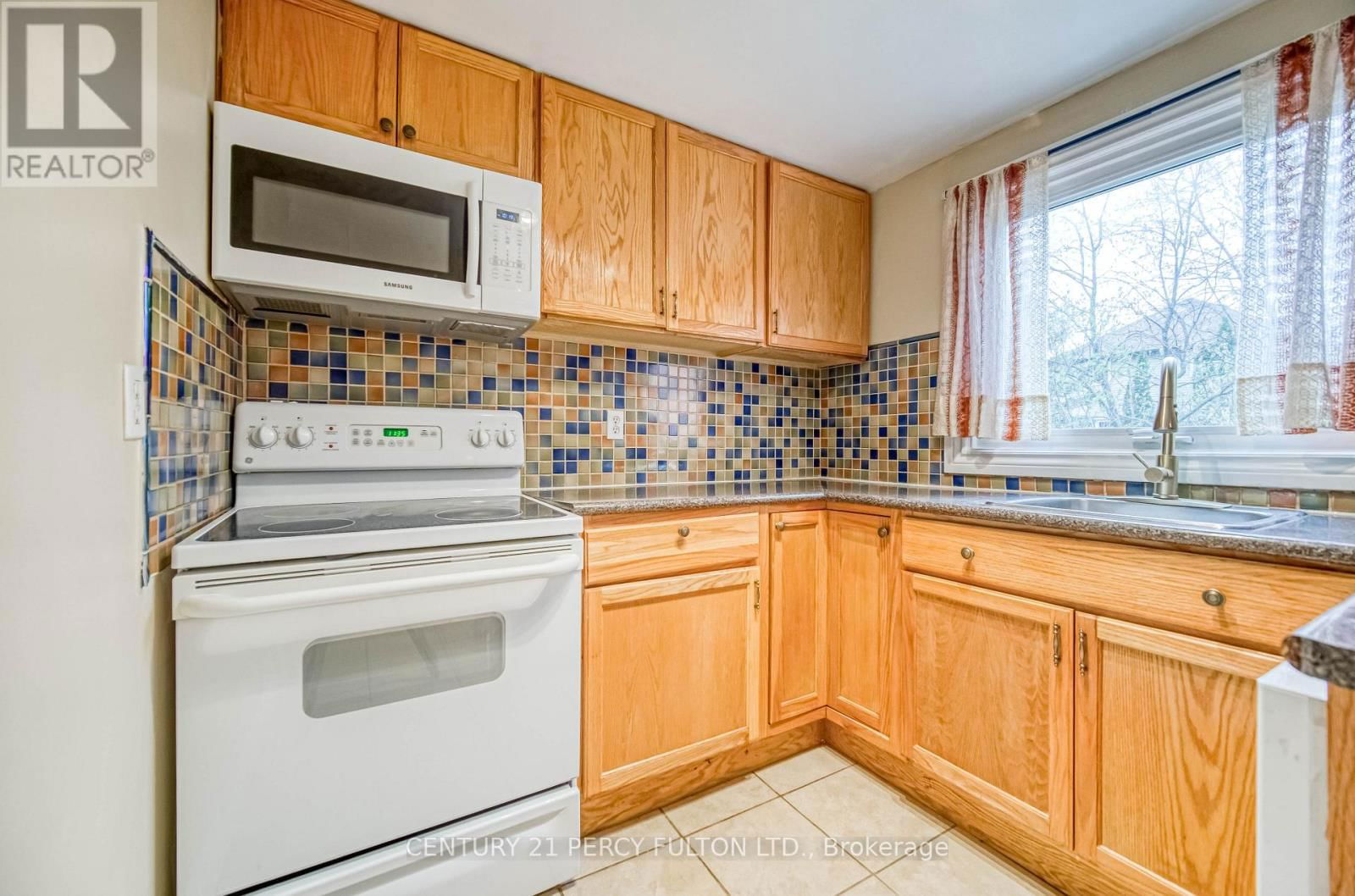 82 CHAPMAN DRIVE Image 38