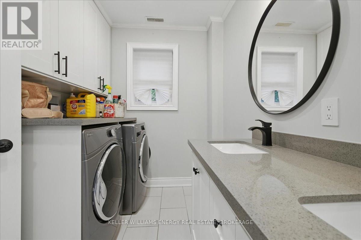 Main - 115 ANNES STREET Image 12
