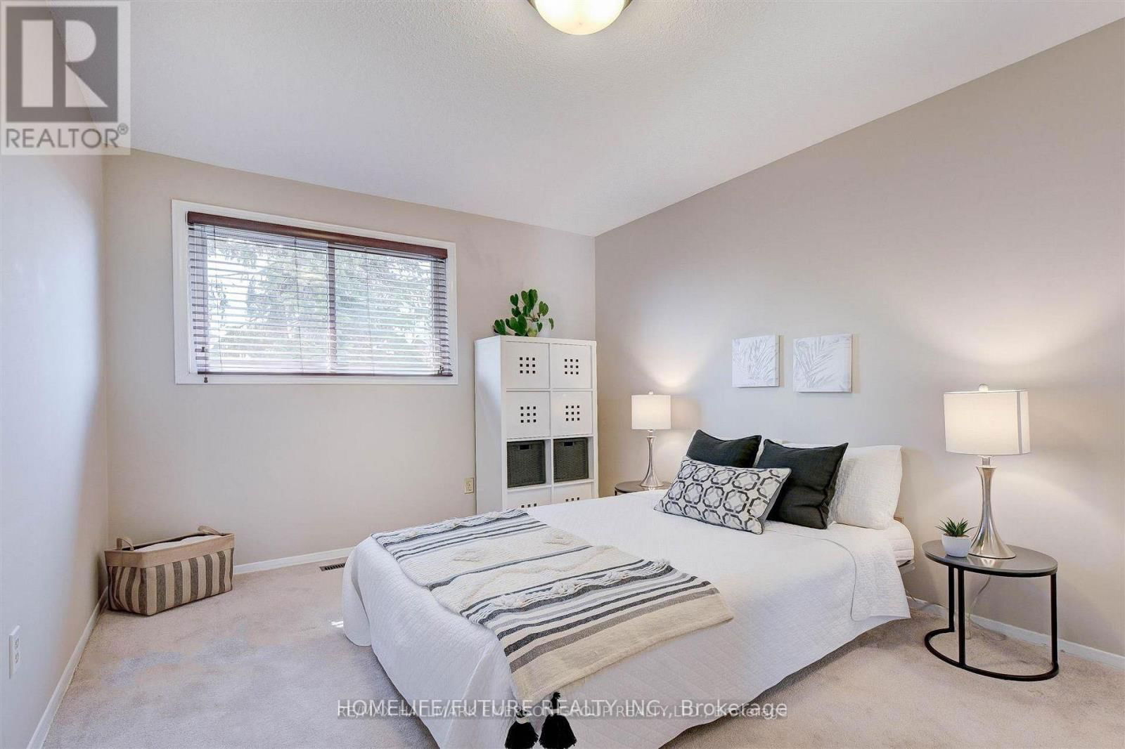 Main - 125 GRANADA CRESCENT Image 17