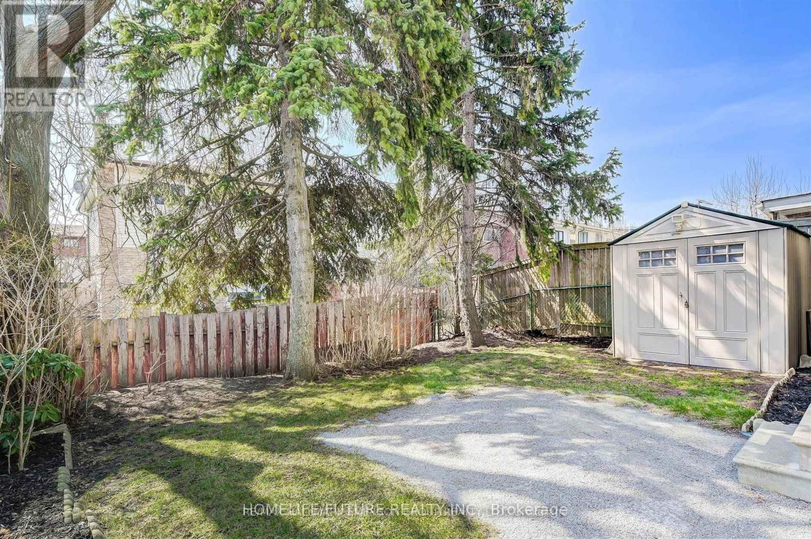 Main - 125 GRANADA CRESCENT Image 21