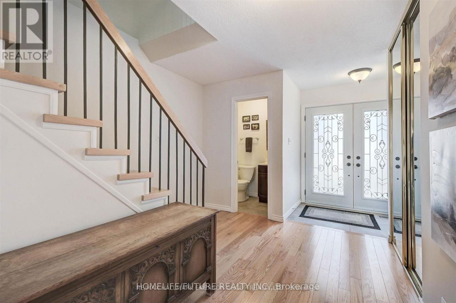 Main - 125 GRANADA CRESCENT Image 3