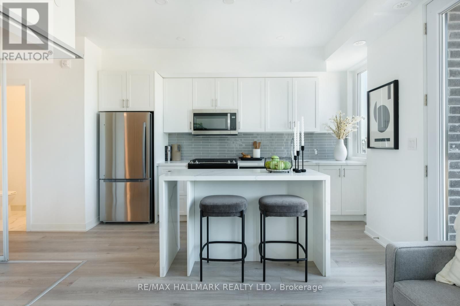 6 - 1455 O'CONNOR DRIVE Image 2