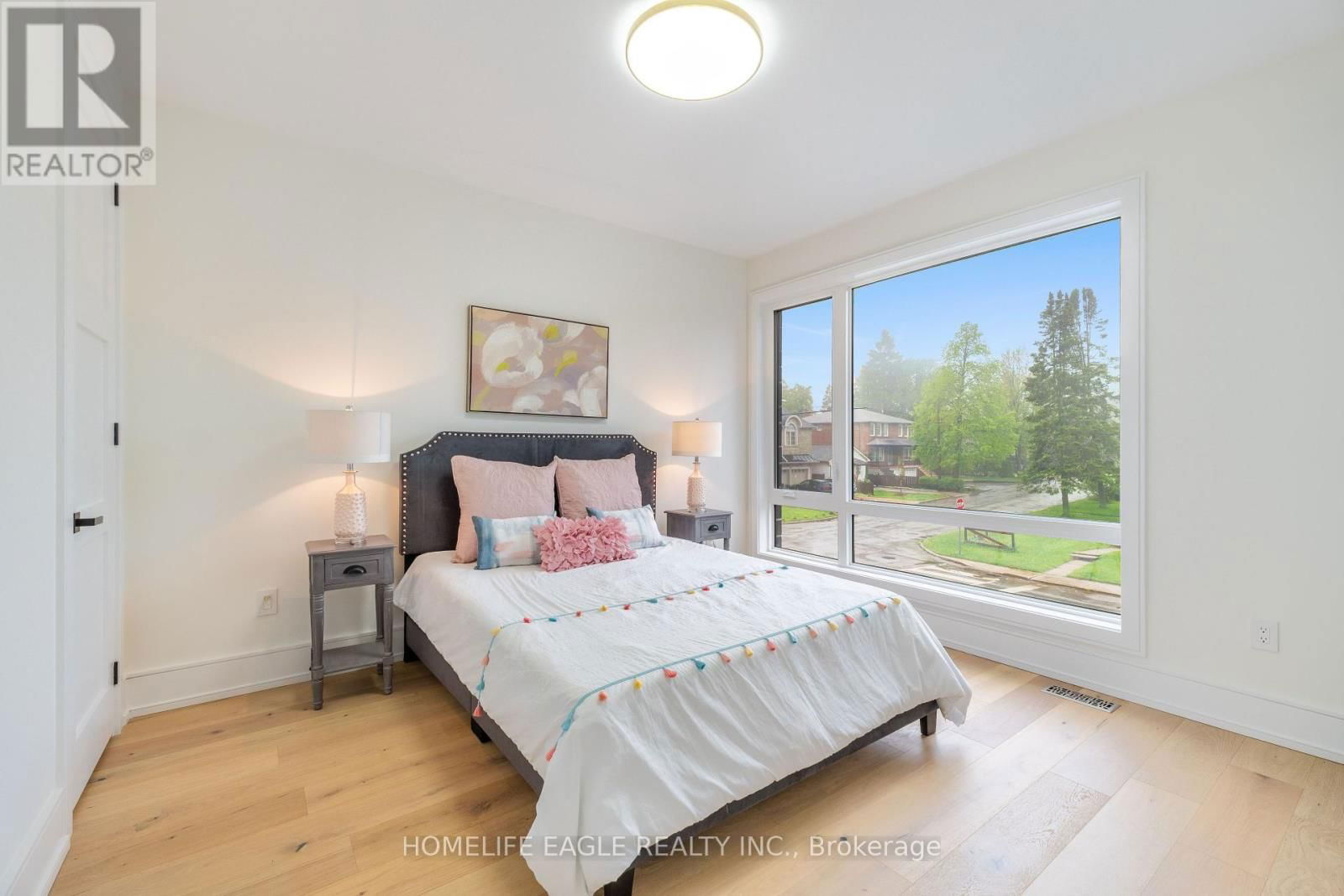 109B HEALE AVENUE Image 17