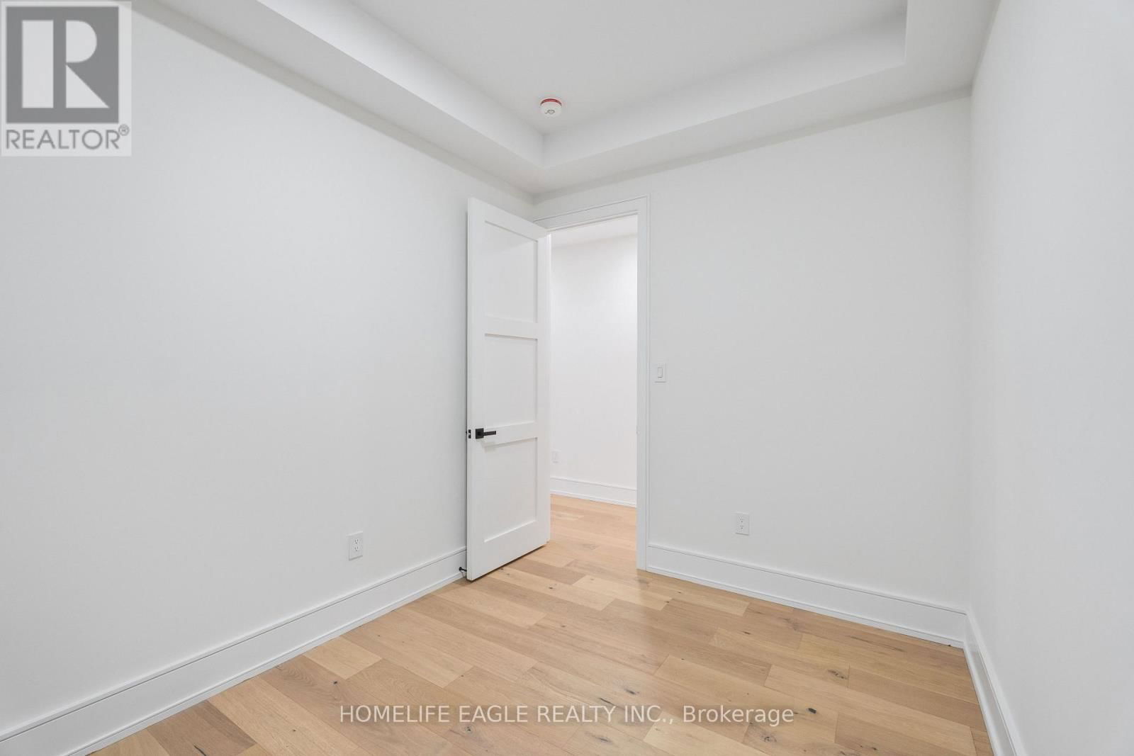 109B HEALE AVENUE Image 22